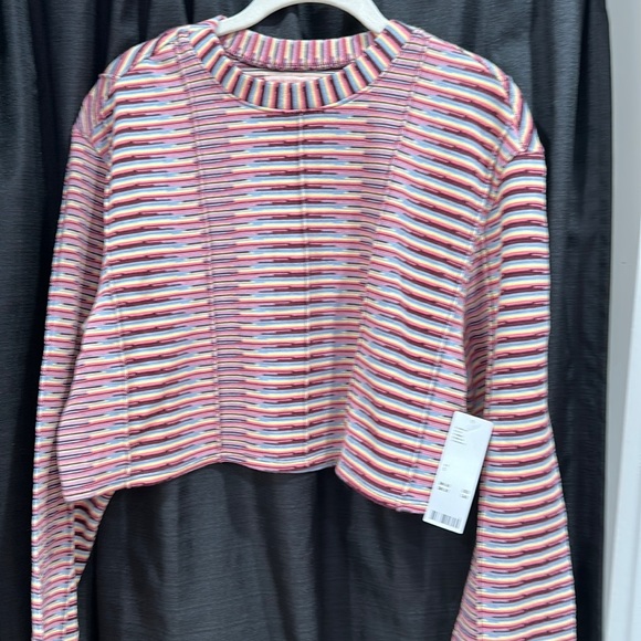 Urban Outfitters cropped sweater NWT - Picture 1 of 7